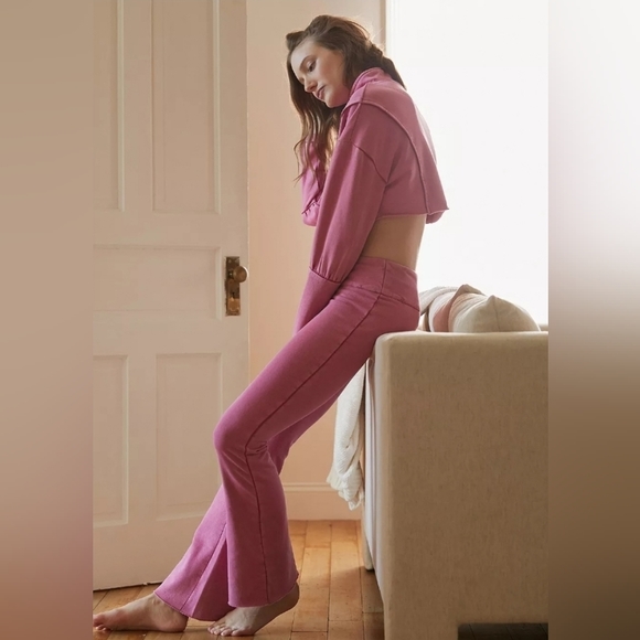 Urban Outfitters Out From Under Vera Low-Rise Flare Lounge Pants Barbie Pink - Picture 3 of 12